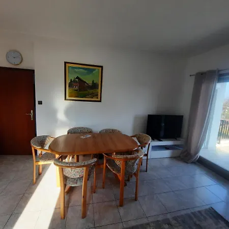 Tiza Apartament Vantacici