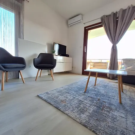 Apartament Tiza