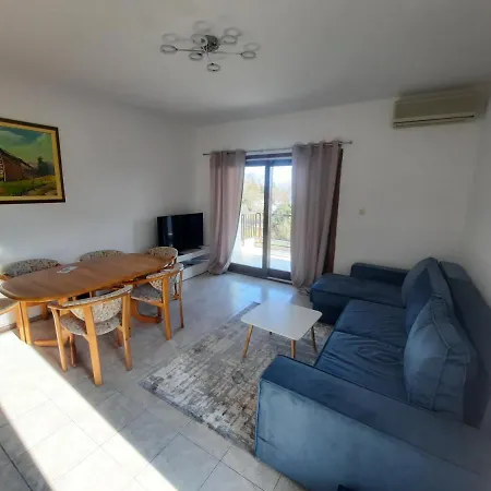 Tiza Apartman *