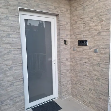 Tiza Lejlighed Vantacici